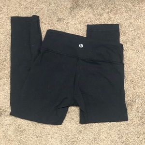 Lululemon Size 2 Aligns crop